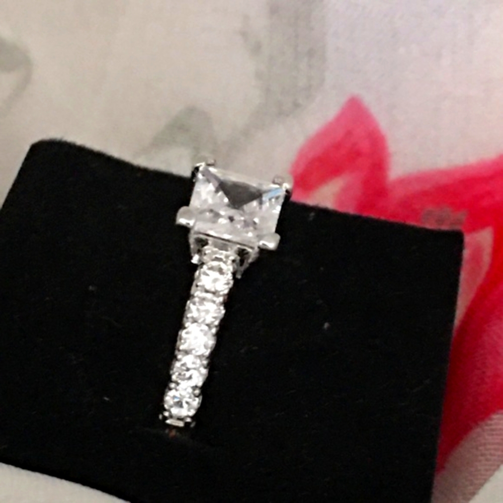 💎 Princess Cut Solitaire 💎 - Picture 2 of 7